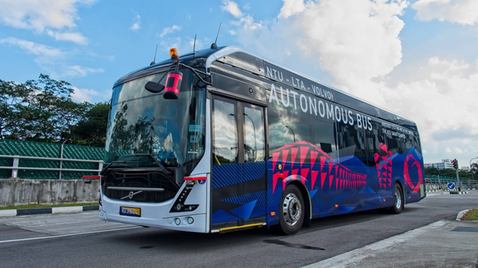 Autonomous electric bus by NTU and Volvo