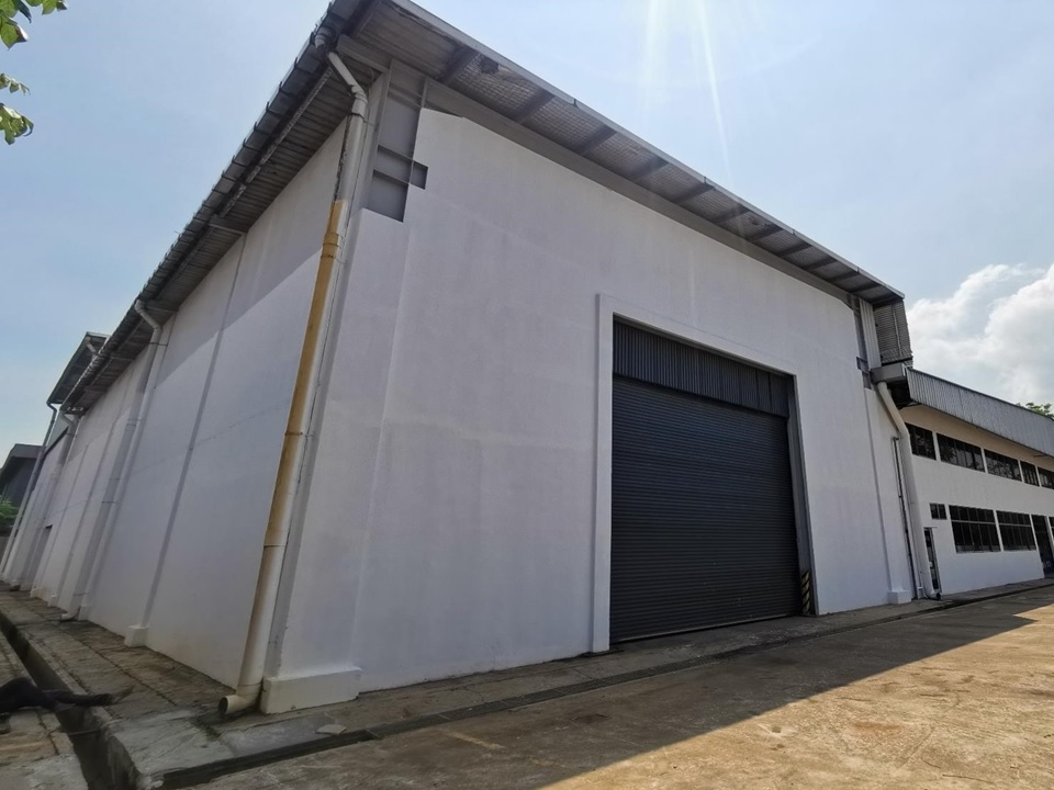 18 Tuas Crescent