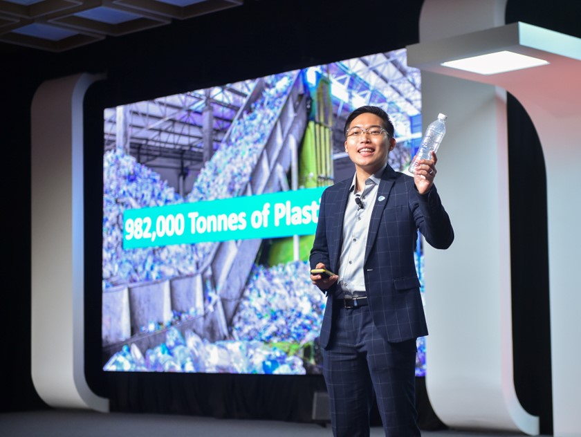 Mr Kevin Emanuel Suhartono, Senior Engineer from JTC's Sustainability Department, sharing how recycled plastic waste could revolutionise Singapore's built environment sector at the Public Service Science, Technology & Engineering (STE) Conference 2022