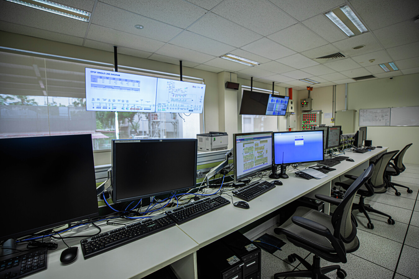 The nucelus of the centre is the control room, which is equipped with automation and intelligence technologies.