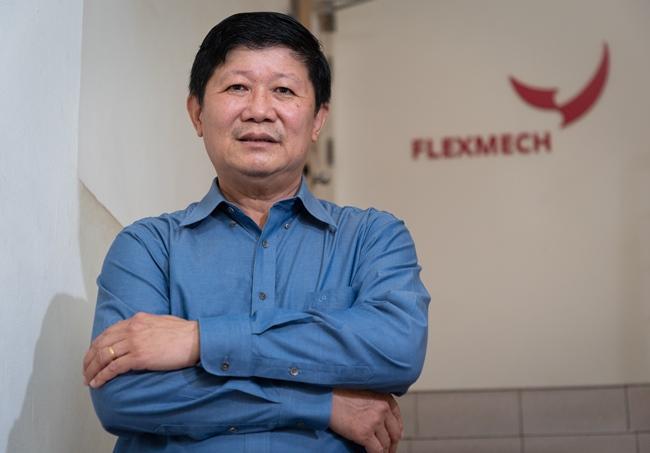 55-year-old Mr Raymond Ang has been with Flexmech Engineering for over 20 years and has witnessed the company’s digital transformation. (Photo: zaobao.sg)