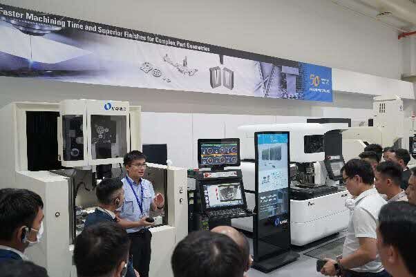 Automation lines in Makino Asia’s advanced manufacturing factory
