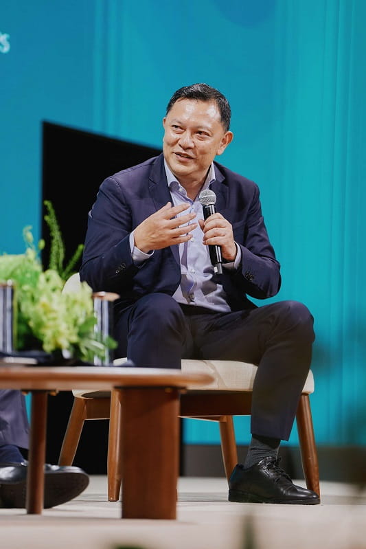 A fireside discussion moderated by EDB explored Jurong Island's low-carbon future.